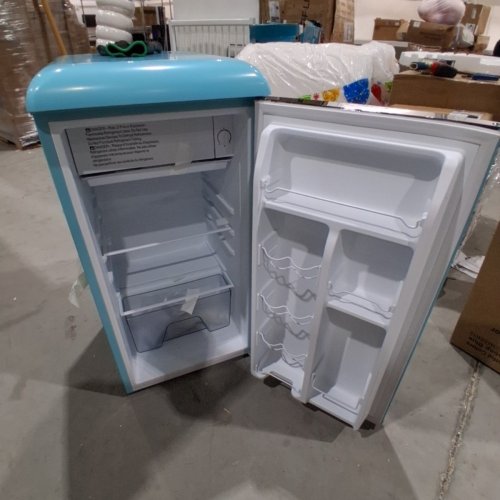 GALANZ RETRO SINGLE DOOR COMPACT REFRIGERATOR WITH CHILLER COMPARTMENT - 3.3CU.FT - BLUE (MODEL: GLR33MBER10) image 7