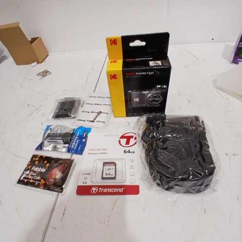 KODAK DIGITAL CAMERA KIT WITH SD CARD, CHARGER, USB STICK AND CASE - BLACK (MODEL: FZ45) image 3