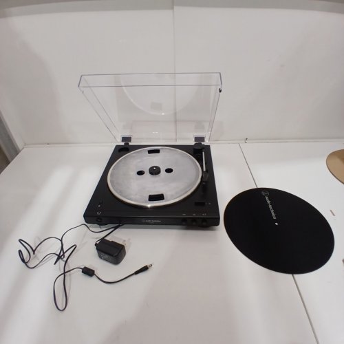 AUDIO-TECHNICA FULLY AUTOMATIC BELT-DRIVE STEREO TURNTABLE WITH BLUETOOTH CONNECTION AND USB - BLACK (MODEL: AT-LP60XBT) image 3
