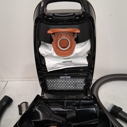 MIELE GUARD M1 CAT & DOG BAGGED CANISTER VACUUM CLEANER WITH ODOUR-REDUCING ACTIVE AIRCLEAN FILTER - BLACK (MODEL: 12704670) image 8