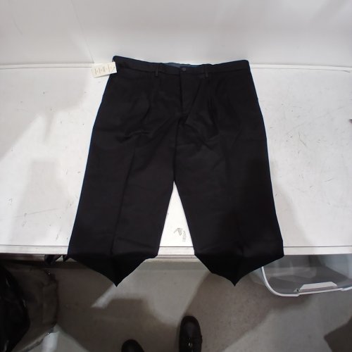 MEN'S DOCKERS CLASSIC FIT SIGNATURE KHAKI PANTS - 44W X 30L - BLACK (STYLE:28908) image 2