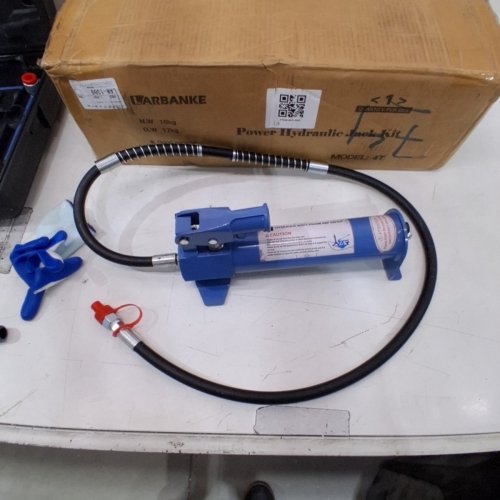 17PC LARBANKE PORTA POWER HYDRAULIC JACK AND AUTO BODY REPAIR KIT WITH CARRYING CASE - 4 TON - BLUE (MODEL: 4T) image 3