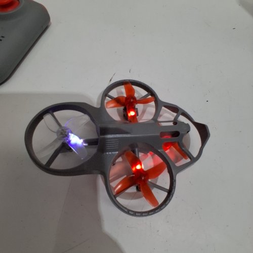 KID'S SHARPER IMAGE X-TREME AIRWAVE RC DRONE TOY - GREY/ORANGE image 2