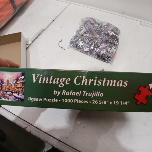 1000PC VCC VINTAGE CHRISTMAS JIGSAW PUZZLE - 26.6" X 19.2" image 2