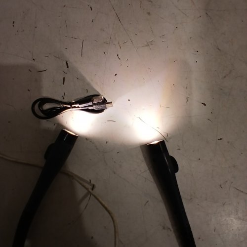 RECHARGEABLE NECK READING LIGHT - BLACK - (MODEL: VNI-NRL01) image 2