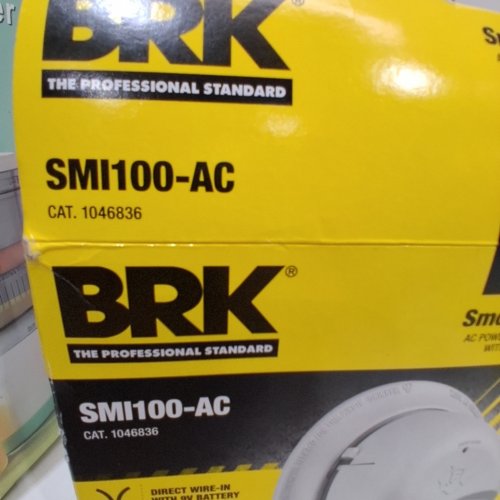 BRK FIRST ALERT HARDWIRED SMOKE ALARM WITH BATTERY BACKUP - WHITE )MODEL: SMI100-AC) image 2