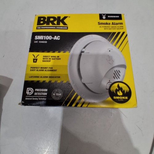 BRK FIRST ALERT HARDWIRED SMOKE ALARM WITH BATTERY BACKUP - WHITE )MODEL: SMI100-AC) image 4