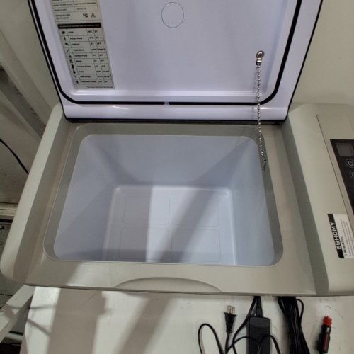 EUHOMY ELECTRIC COOLER/REFRIGERATOR - 26QT - 12/24V - DC 110-240V AC - BLACK/GREY (MODEL: CF004-25) image 4