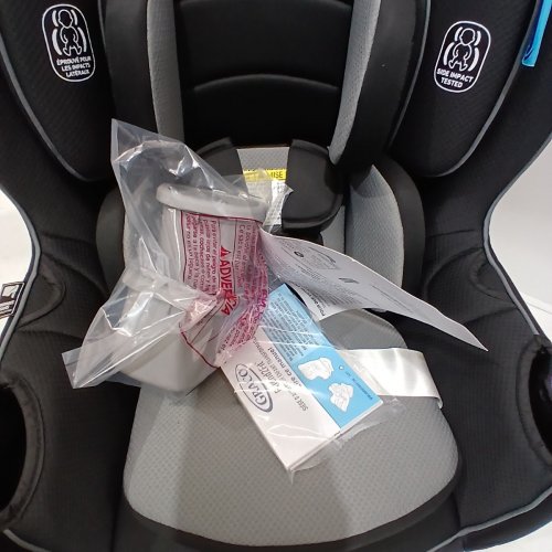 GRACO EXTEND2FIT 2-IN-1 CONVERTIBLE CAR SEAT - TITUS GREY/BLACK (MODEL: 2149057) image 4