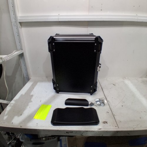 IPROODS ALUMINUM ALLOY UNIVERSAL MOTORCYCLE TAIL BOX - 80 L - BLACK image 2