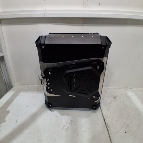 IPROODS ALUMINUM ALLOY UNIVERSAL MOTORCYCLE TAIL BOX - 80 L - BLACK image 6