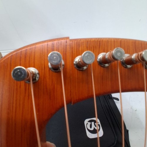 WALTER LYRE 16 STRING HARP WITH CARRYING BAG - BROWN (MODEL: WH-16) image 4