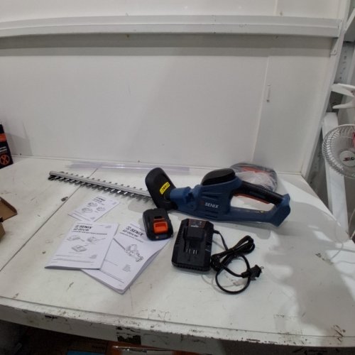 SENIX CORDLESS HEDGE TRIMMER - 20 V, 18" BLADE, 3/4" CUTTING CAPACITY - BLUE (MODEL: HTX2-M) image 4