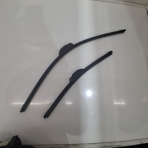 2PC BOSCH WINDSHIELD WIPER BLADES - 26"A AND 17"A - BLACK (ITEM: 3 397 014 653) image 2