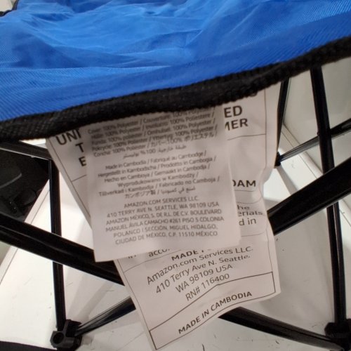 AMAZON BASICS PORTABLE CAMPING CHAIR WITH COOLER AND CUPHOLDER - BLUE image 2