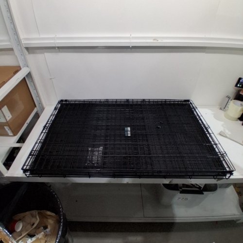 MIDWEST ICRATE DOUBLE DOOR FOLDING METAL DOG CRATE WITH DIVIDER PANEL AND FLOOR PROTECTING FEET - XL - 48" X 30" X 33" - BLACK - (MODEL: 1548DDU) image 4
