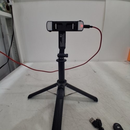 VIVITAR 2-IN-1 SELFIE STICK / TRIPOD WITH QUAD LED LIGHTS - BLACK (MODEL: VIVTR2L36-NOC) image 2
