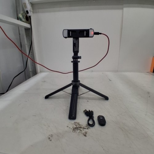 VIVITAR 2-IN-1 SELFIE STICK / TRIPOD WITH QUAD LED LIGHTS - BLACK (MODEL: VIVTR2L36-NOC) image 3