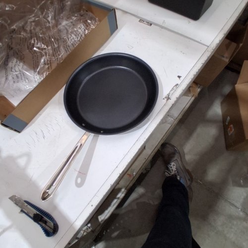 ALL-CLAD D3 NONSTICK EGG PERFECT PAN - 11" image 3