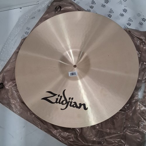 ZILDJIAN CUSTOM MEDIUM CRASH CYMBAL - 20" - GOLD (MODEL- A20681) image 4