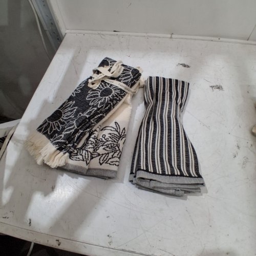 6PK MADE IN PORTUGAL KITCHEN TOWELS - 20" X 28" - BLACK/ WHITE (MODEL: 3400770) image 2