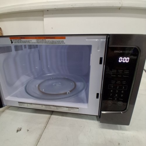 TOSHIBA SMART SENSOR MICROWAVE OVEN WITH POSITION MEMORY TURNTABLE - 1.6CU.FT - BLACK STAINLESS STEEL (MODEL: TMC16S4ABS) image 2