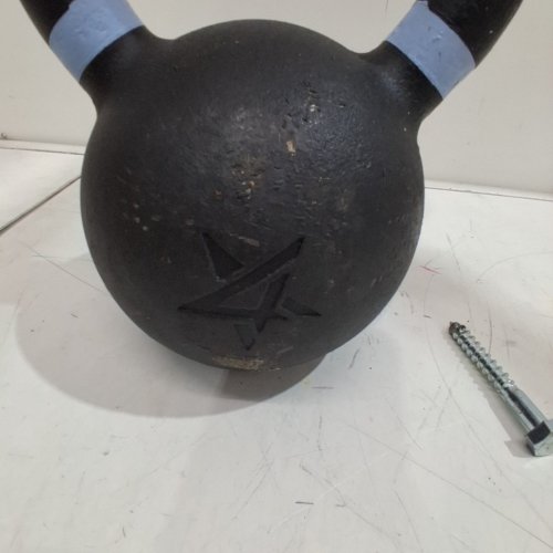 YES4ALL POWDER COATED CAST IRON COMPETITION KETTLEBELL WITH WIDE HANDLES AND FLAT BOTTOM - 35LBS - BLACK/BLUE image 4