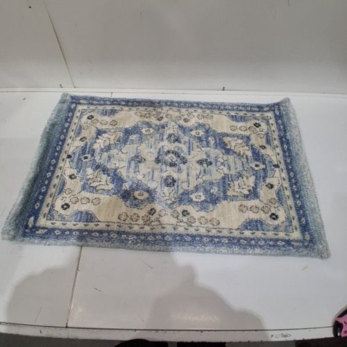 THRESHOLD SOFT STYLISH BATH MAT - 20" X 31" - BLUE /CREAM image 2