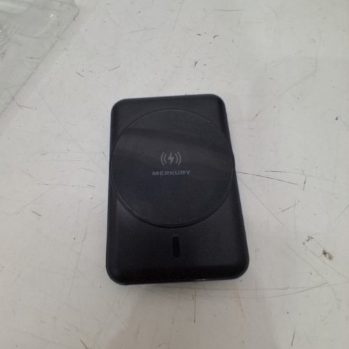 MERKURY MAGNETIC WIRELESS CHARGER WITH 5000MAH POWER BANK - BLACK image 3