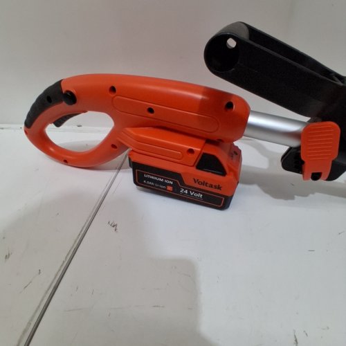 VOLTASK CORDLESS ELECTRIC SNOW SHOVEL WITH BATTERY & CHARGER - 12" PATH - 20V - BLACK/ORANGE (MODEL: SS-20B) image 2