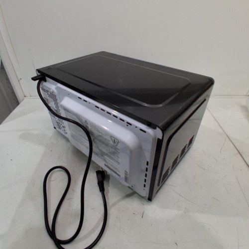 FRIGIDAIRE RETRO MICROWAVE OVEN - 0.7CU.FT - 700W - RETRO BLACK/GOLD (MODEL: EMW788-BLACKGLD) image 9