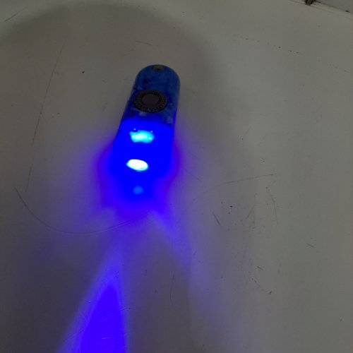 CAT PET LASER POINTER TOY WITH FLASHLIGHT AND SPINNER - BLUE/MULTIPLE PATTERNS (MODEL: TBEEK9129) image 2