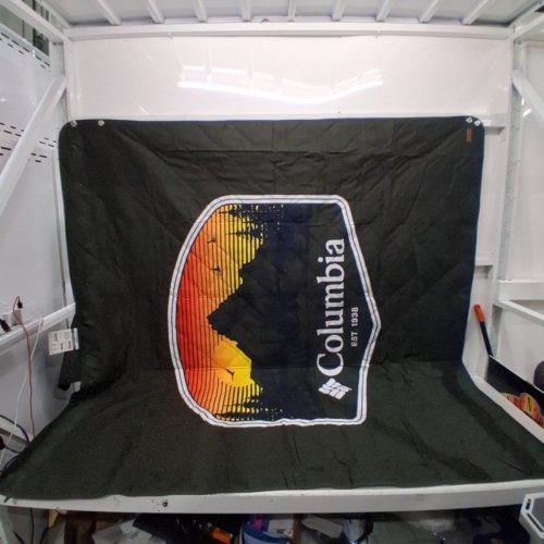 COLUMBIA DURABLE OUTDOOR BLANKET WITH CARRY STRAP - 72" X 72" - GREEN/MULTICOLOUR image 2