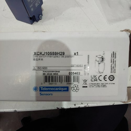 TELEMECANIQUE SENSORS LIMIT SWITCH WITH THERMOPLASTIC ROUND ROD LEVER (MODEL: XCKJ10559H29) image 2