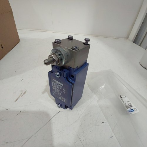 TELEMECANIQUE SENSORS LIMIT SWITCH WITH THERMOPLASTIC ROUND ROD LEVER (MODEL: XCKJ10559H29) image 4