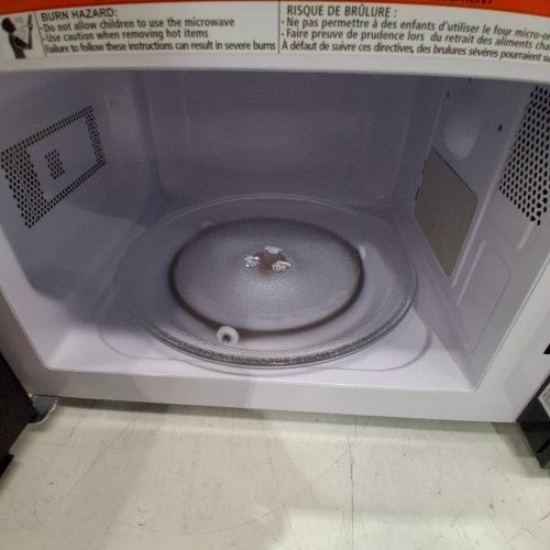 DANBY 700W COUNTERTOP MICROWAVE - 0.7 CU.FT - BLACK (MODEL: DBMW0721BBB) image 5
