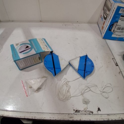 DOUBLE-FACED GLASS CLEANER - BLUE AND WHITE (ITEM: DOBEG0971) image 4