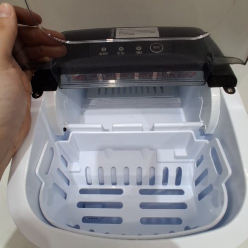 EUHOMY COUNTERTOP ICE MAKER MACHINE WITH HANDLE, BASKET AND SCOOP - MAKES 26LB/DAY - BLACK (MODEL: IM001-BBL-CAEH) image 5
