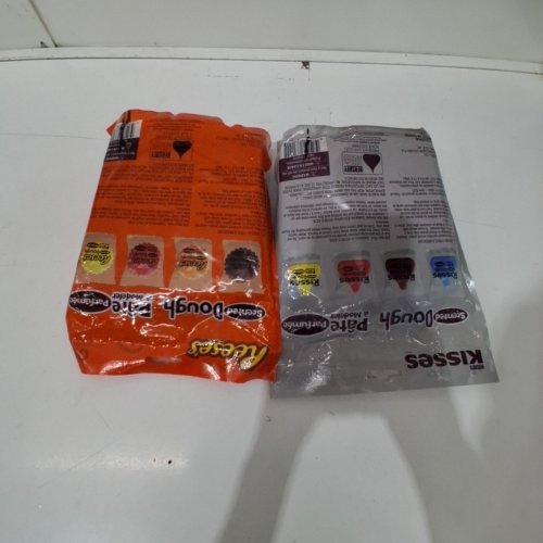 2 (20PC) REESE & HERSHEYS SCENTED DOUGH HALLOWEEN FAVOUR PACKS - 40 TOTAL image 3
