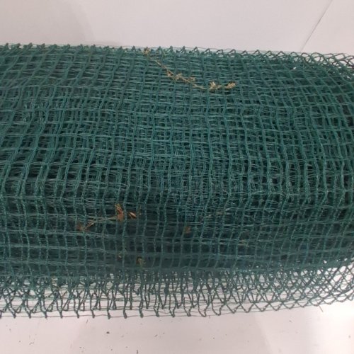 VEVOR PLASTIC MESH FENCING TEMPORARY FENCE WITH POSTS - 3.9 X 98.4 FT - GREEN image 6