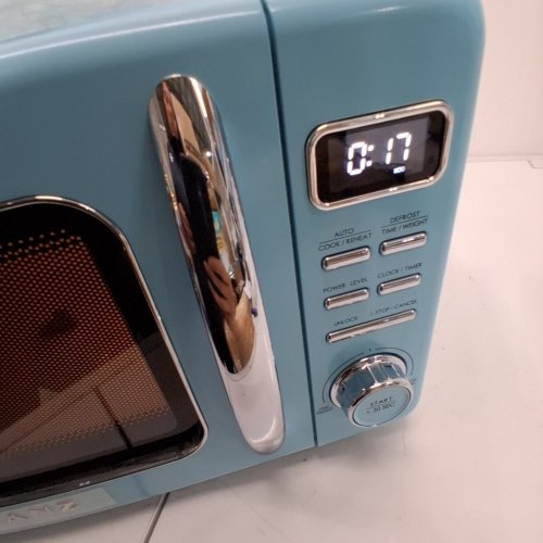 GALANZ RETRO STYLE MICROWAVE WITH LOCKING DOOR - 900W 0.9CU.FT - BLUE (MODEL: GLCMKZ09BER09) image 3