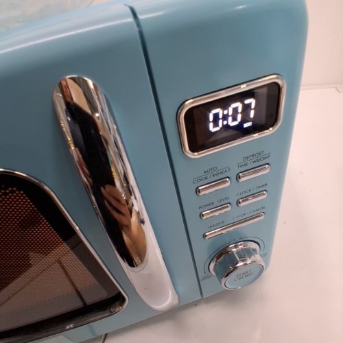 GALANZ RETRO STYLE MICROWAVE WITH LOCKING DOOR - 900W 0.9CU.FT - BLUE (MODEL: GLCMKZ09BER09) image 4