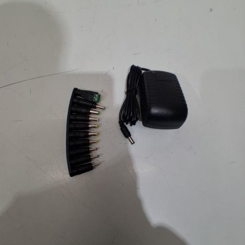 UNIVERSAL AC/DC ADAPTER WITH CONNECTOR TIPS - 100-240 V - BLACK image 3