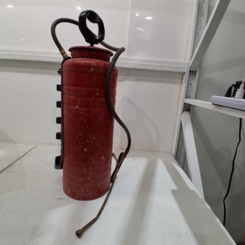 CHAPIN EXTREME INDUSTRIAL CONCRETE OPEN HEAD SPRAYER - 3.5GAL - RED (MODEL: 19054) image 2