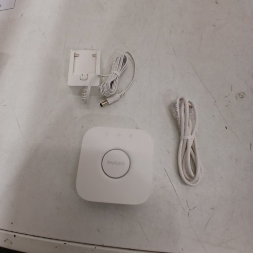 PHILIPS HUE SMART HUB/BRIDGE - COMPATIBLE WITH AMAZON ALEXA, APPLE HOMEKIT, AND GOOGLE ASSISTANT (MODEL: 458471 / 3241312018A) image 2