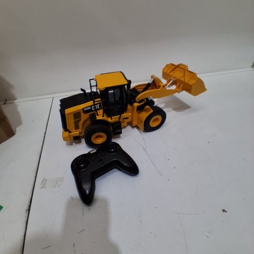 DIECAST MASTERS RC CAT REMOTE CONTROL WHEEL LOADER TOY - YELLOW (MODEL: 950M) image 4