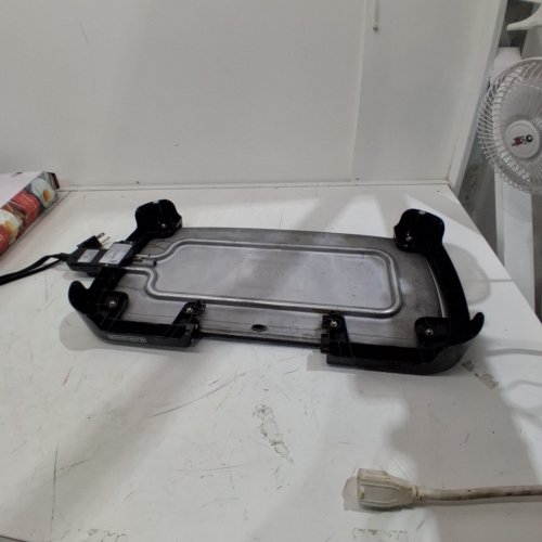 BLACK AND DECKER FAMILY SIZED ELECTRIC GRIDDLE - 20"X11" - BLACK (MODEL: GD1811BC) image 5