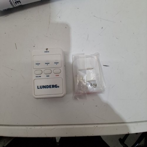LUNDERG EASY-ALERT BED ALARM SYSTEM WITH WIRELESS SENSOR PAD AND PAGER MONITOR - 10" X 33" - WHITE image 4