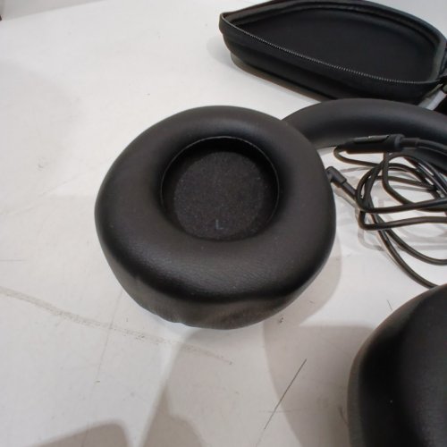 URBANISTA MIAMI OVER-EAR NOISE CANCELLING BLUETOOTH HEADPHONES, 50H PLAYBACK TIME - MIDNIGHT BLACK - (MODEL:1036102) image 3