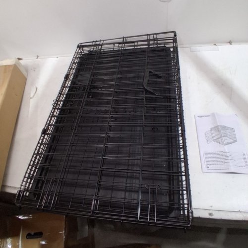 AMAZONBASICS FOLDABLE METAL WIRE DOG CRATE WITH TRAY - 30" - BLACK image 2